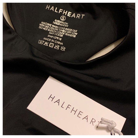 Black sports bra - Picture 5 of 6